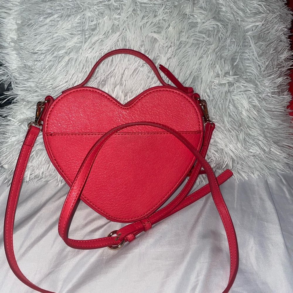 Heart crossbody